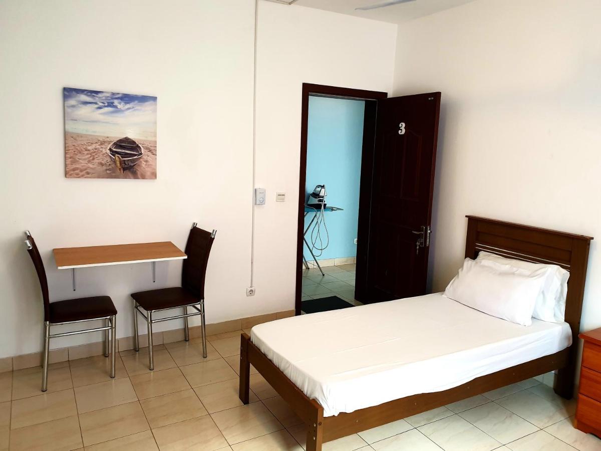 Guest House Mangui Baxu Rooms & Apartment Tarrafal  Extérieur photo