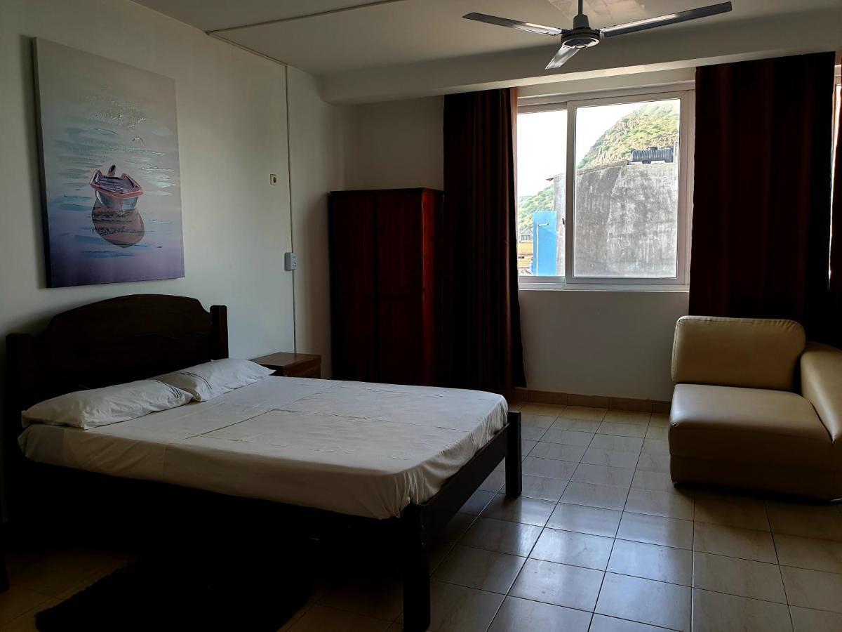 Guest House Mangui Baxu Rooms & Apartment Tarrafal  Extérieur photo