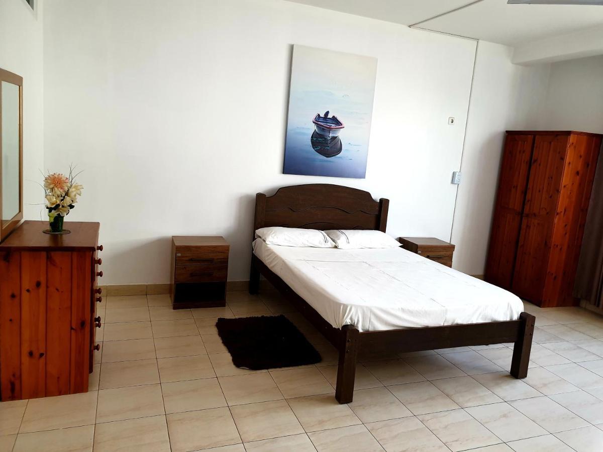 Guest House Mangui Baxu Rooms & Apartment Tarrafal  Extérieur photo