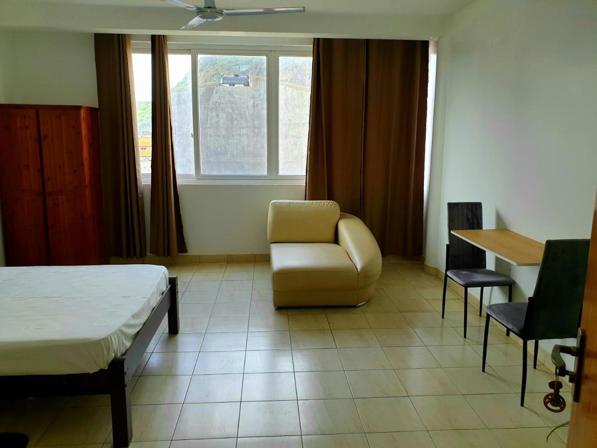 Guest House Mangui Baxu Rooms & Apartment Tarrafal  Extérieur photo