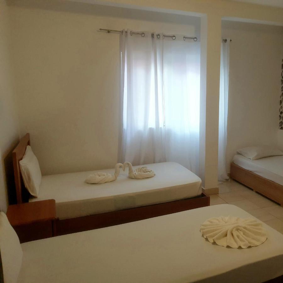 Guest House Mangui Baxu Rooms & Apartment Tarrafal  Extérieur photo